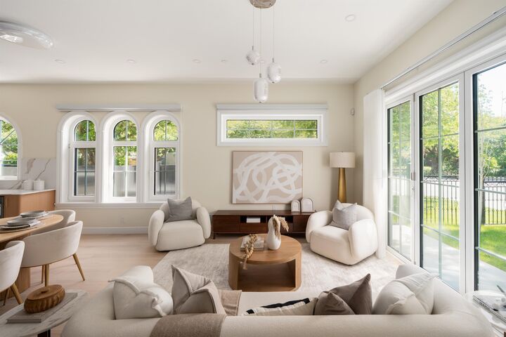 Property Photo: 4503 W 15th Avenue 1 BC V6R 3B3