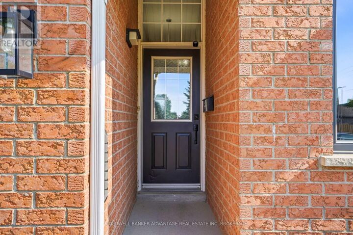 Property Photo:  529 St Lawrence Drive  ON L3C 7H9 