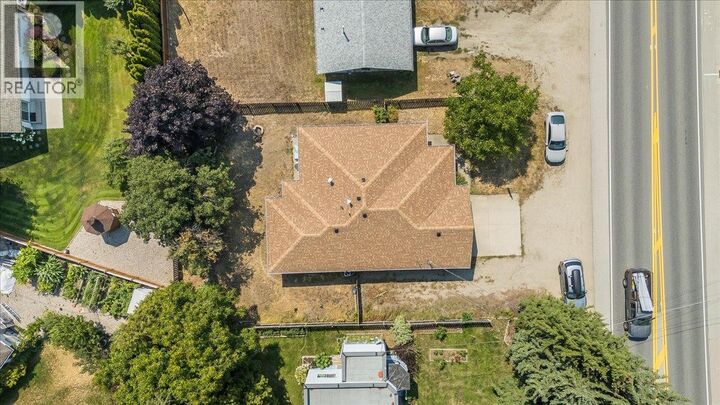 Property Photo:  2507 Columbia Avenue  BC V1N 2X4 