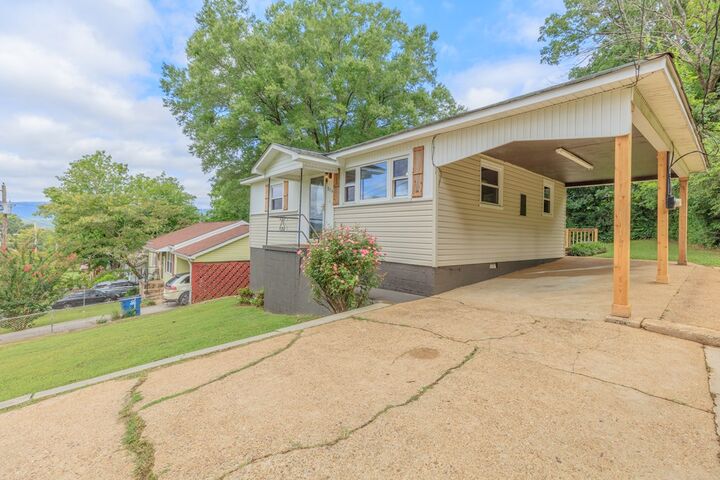 Property Photo: 214 Cave Street GA 30741