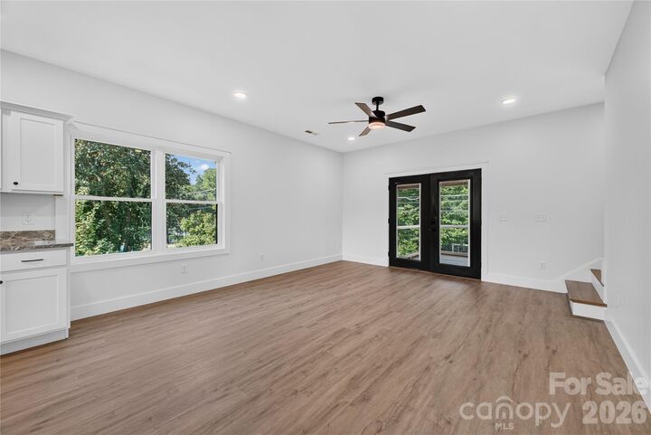Property Photo:  1013 Fassifern Court  NC 28791 
