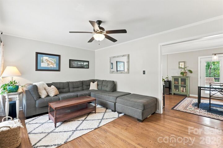 Property Photo: 3628 Winterfield Place NC 28205