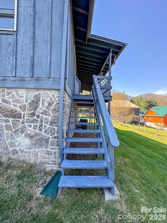 Property Photo:  84 Stoney Ridge Loop  NC 28751 