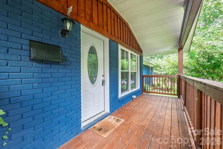 Property Photo:  1742 Herrin Avenue  NC 28205 