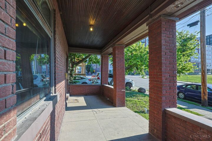 Property Photo:  2555 Fairview Avenue  OH 45219 