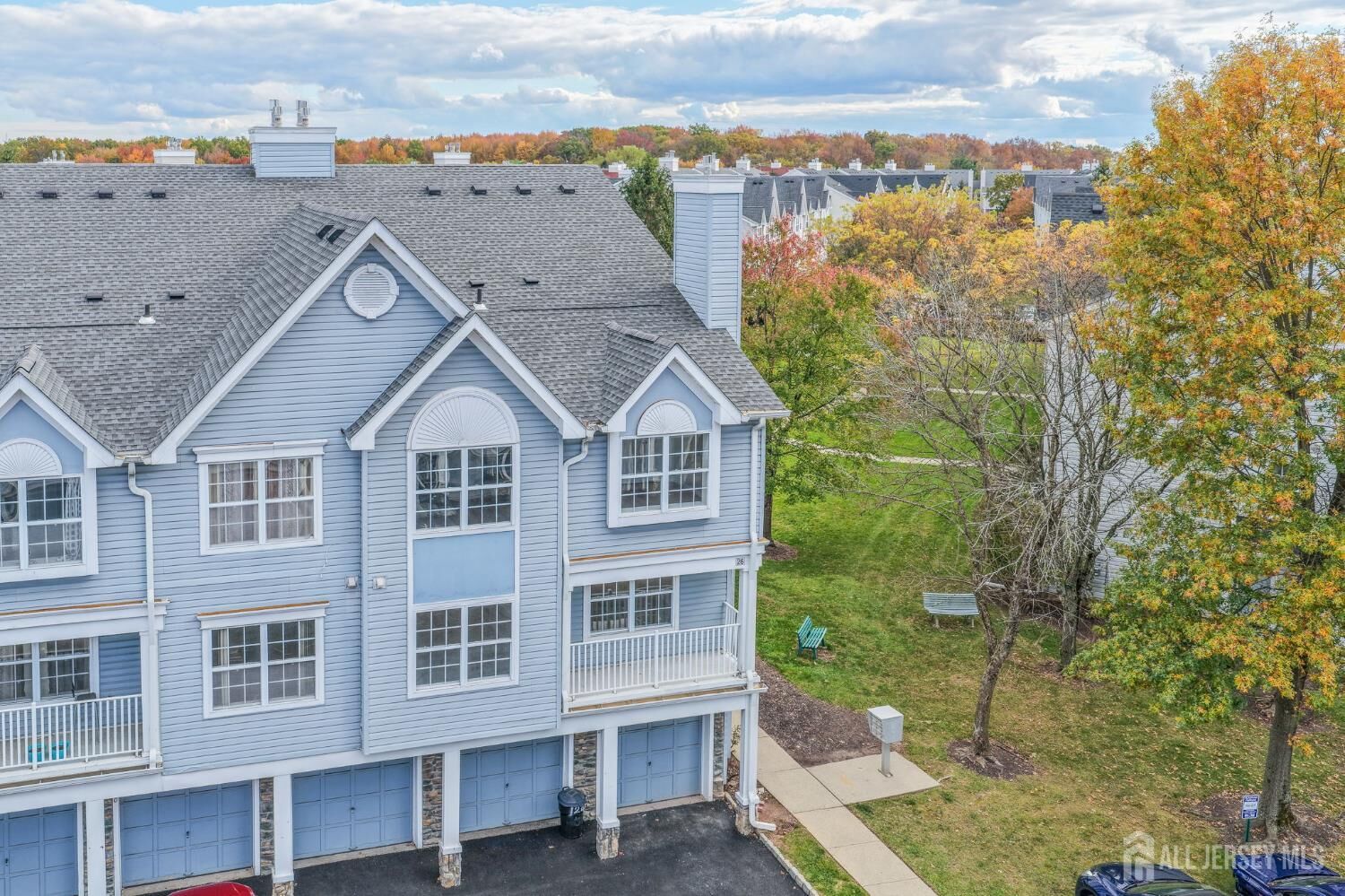 Property Photo:  122 Prestwick Way  NJ 08820 