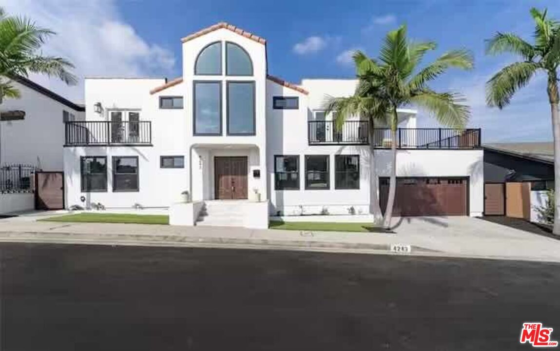 Property Photo:  4243 Don Carlos Dr  CA 90008 