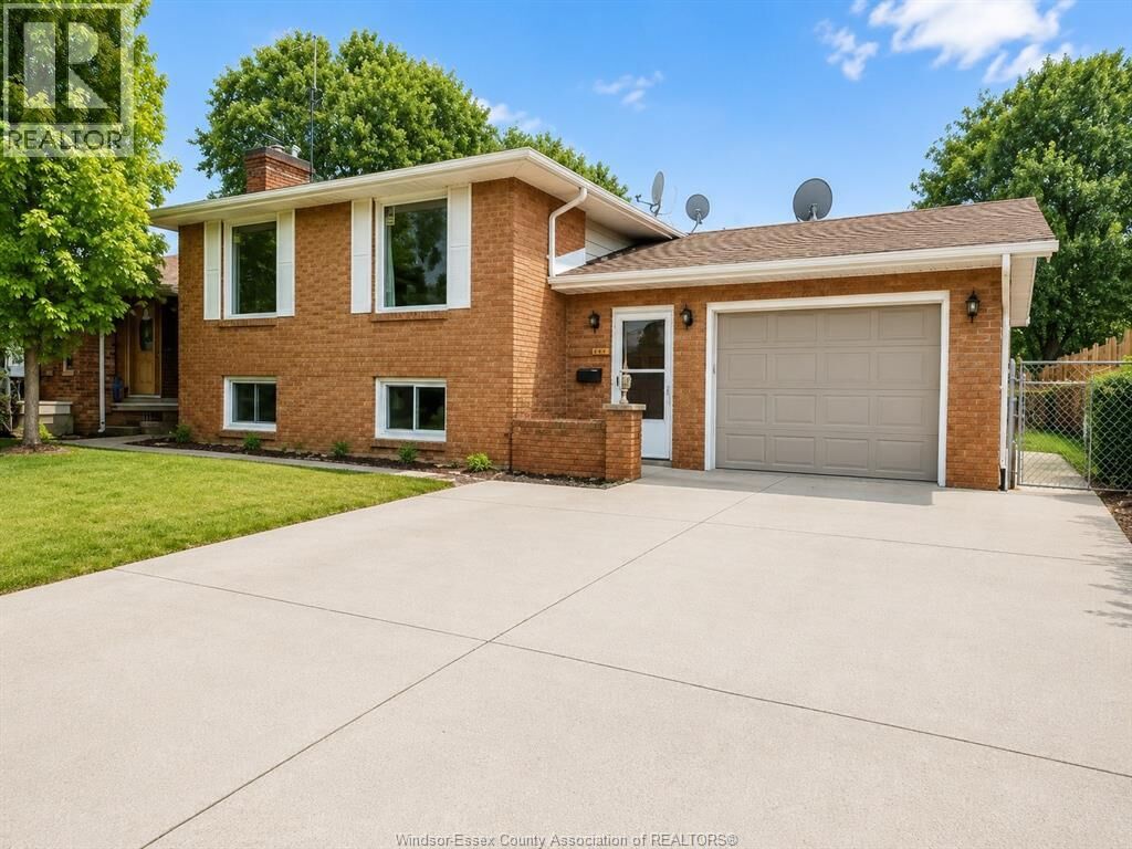 Property Photo: 2997 Regis Avenue Lower ON N0R 1V7