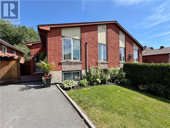 Property Photo: 82 Cherrywood Crescent ON P3B 3Z8