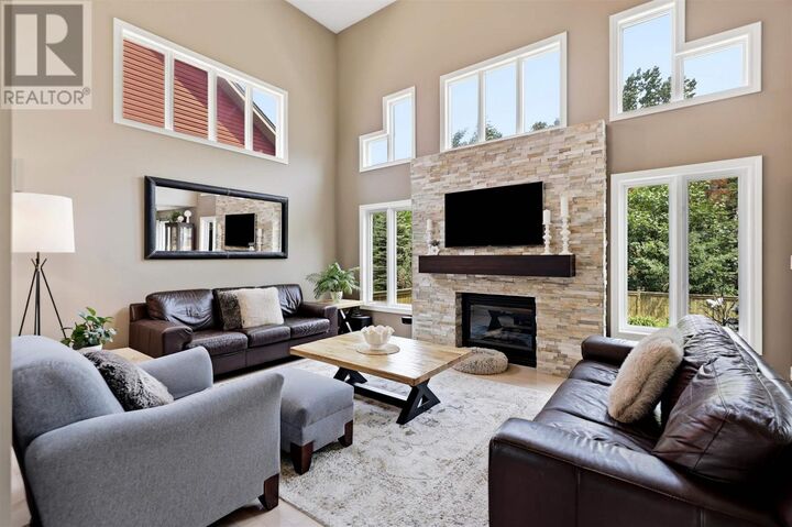 Property Photo: 67 Parkview Ct ON P6B 6K6