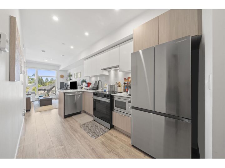 Property Photo:  10828 139A Street 305  BC V3R 0H3 