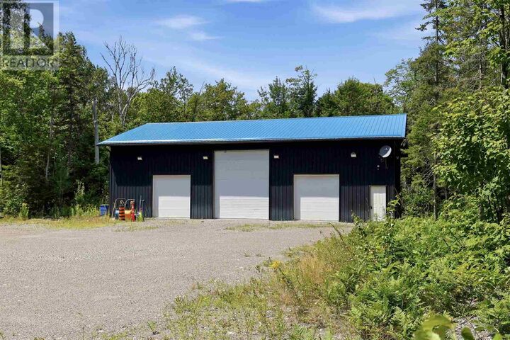 Photo de la propriété:  1363 Caribou Rd  ON P0R 1C0 