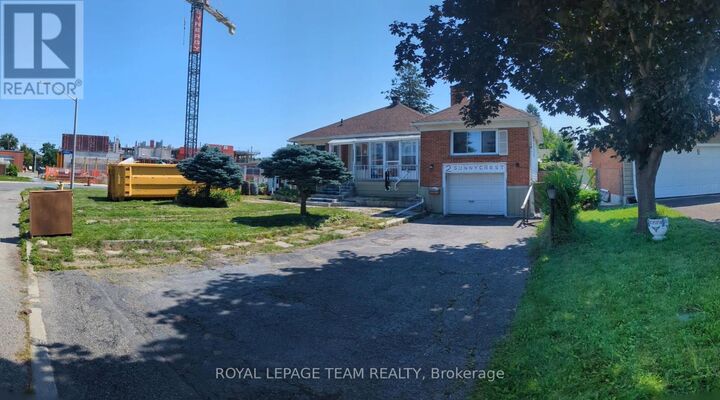 Property Photo:  2 Sunnycrest Drive  ON K2E 5Y2 