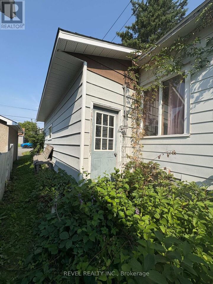Property Photo:  46 Charles Street  ON P4N 5C3 