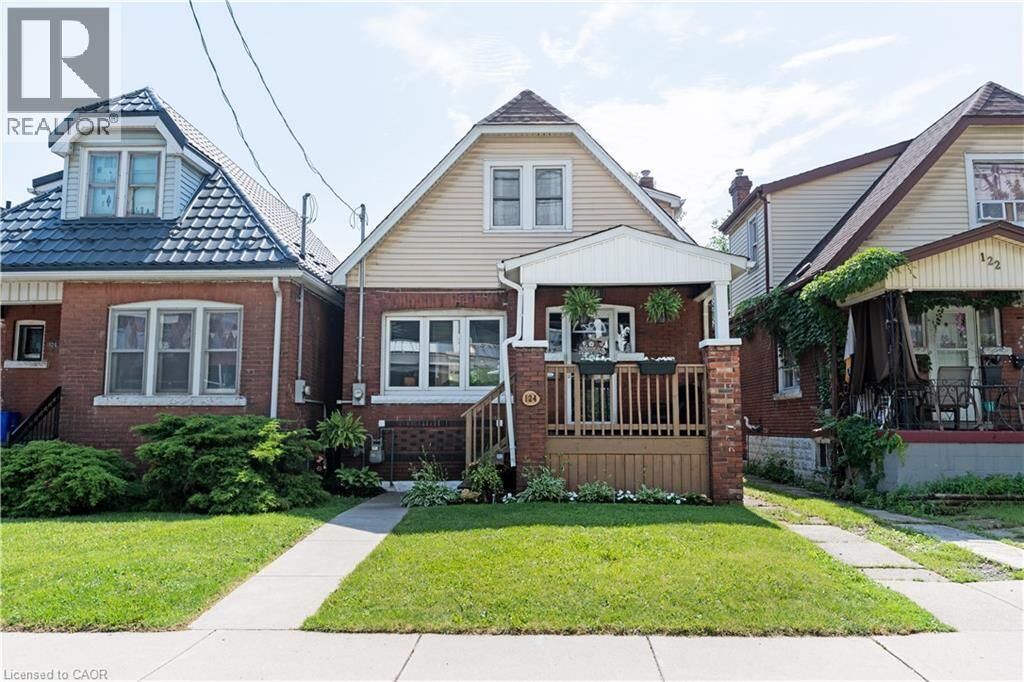 Property Photo:  124 Balsam Avenue North  ON L8L 6Y3 