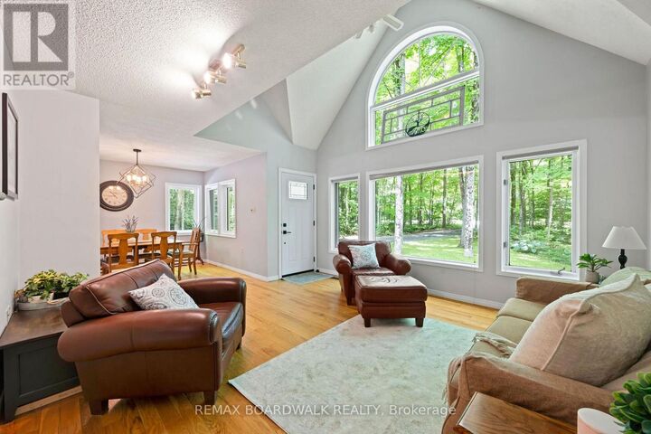 Property Photo: 502 Tennyson Road ON K7H 3C8