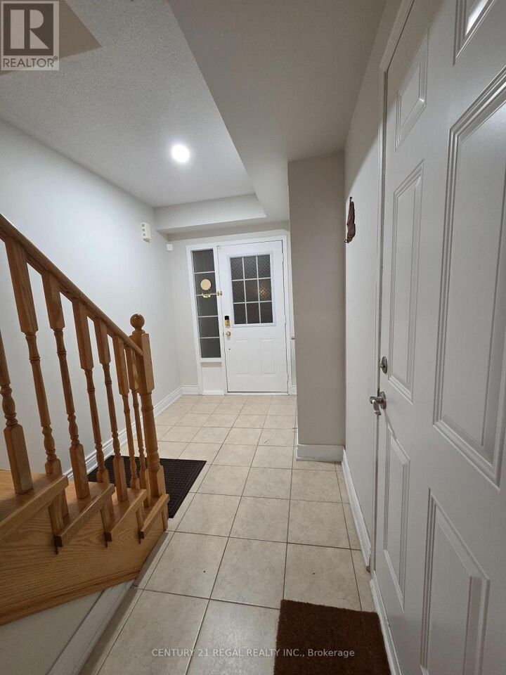 Property Photo: 17C Vasto Lane Road ON M1M 1R2