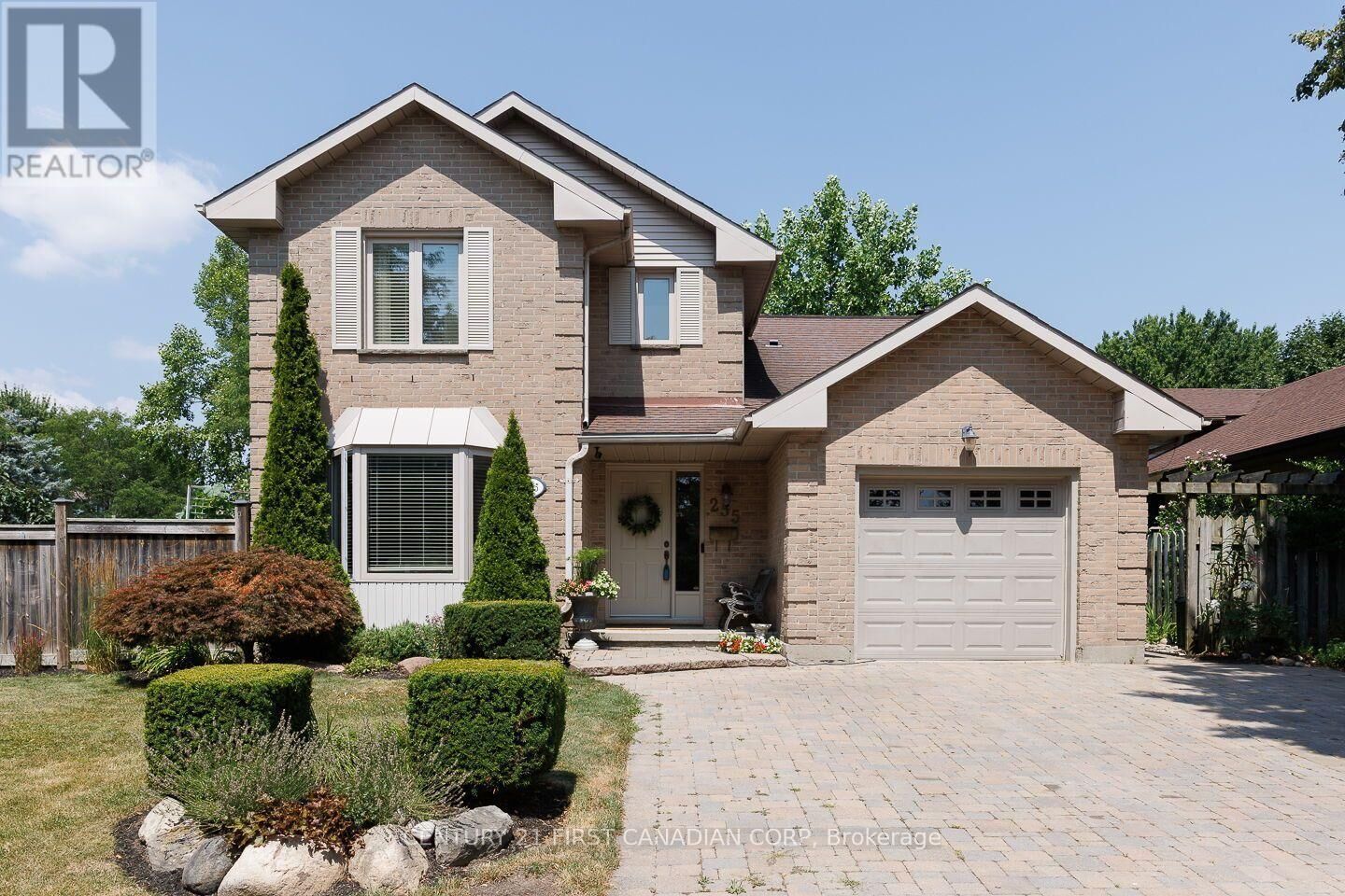 Property Photo:  255 Deveron Crescent  ON N5Z 4N2 
