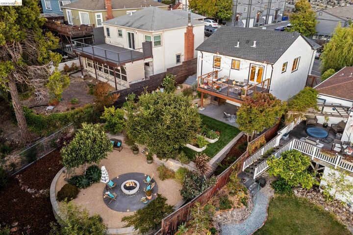 Property Photo:  2431 Frances St  CA 94601 