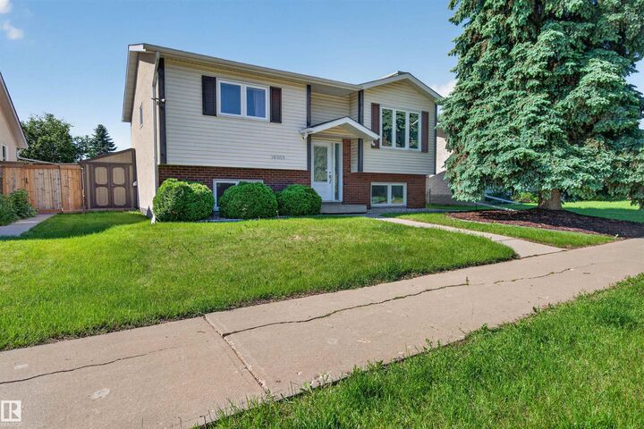 Property Photo:  18303 76 Avenue NW  AB T5T 2L5 