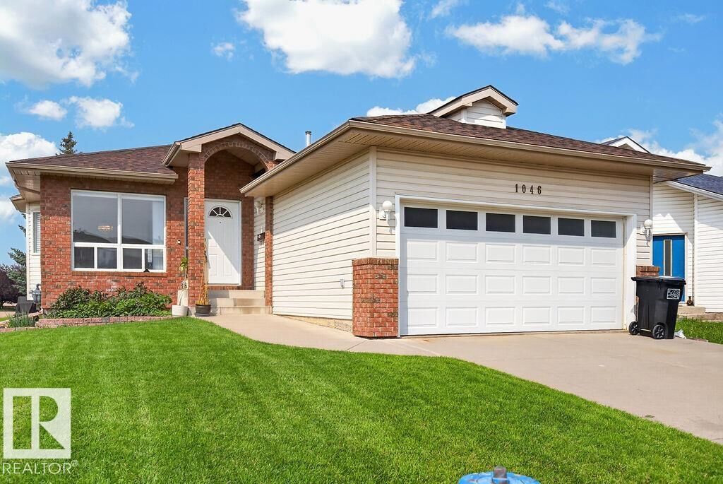 Property Photo:  1046 Jones Crescent NW  AB T6L 6Y2 