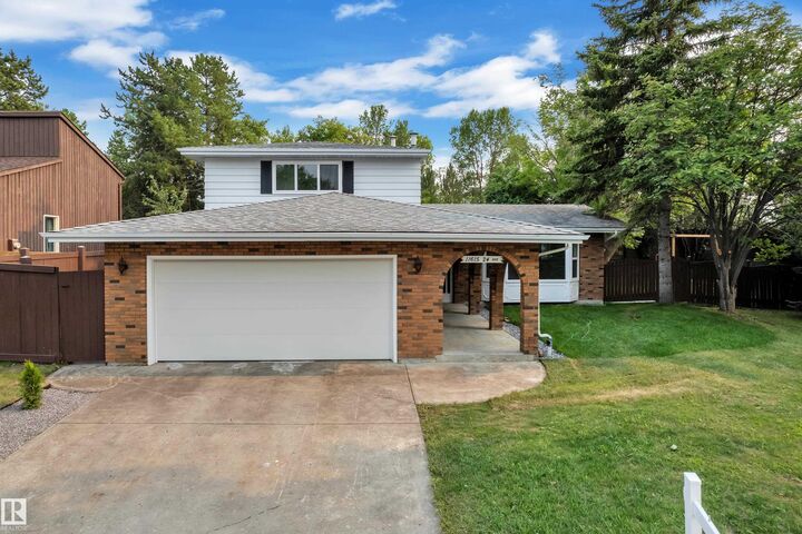 11615 24 Avenue NW — photo 1