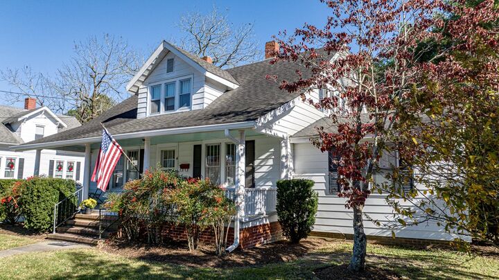 Property Photo:  4 Lake St  VA 23417 