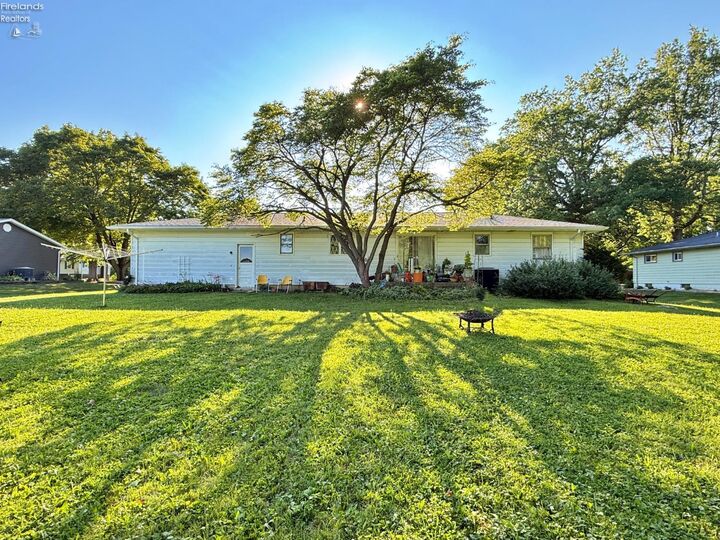 Property Photo: 133 Gibson Court OH 44883