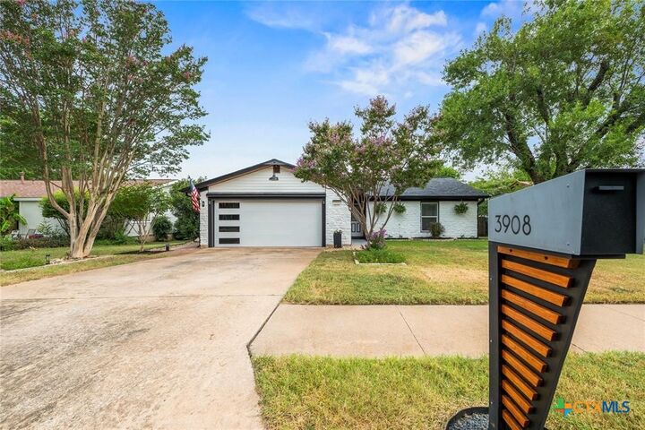 Property Photo:  3908 Rolling Hill  TX 78681 