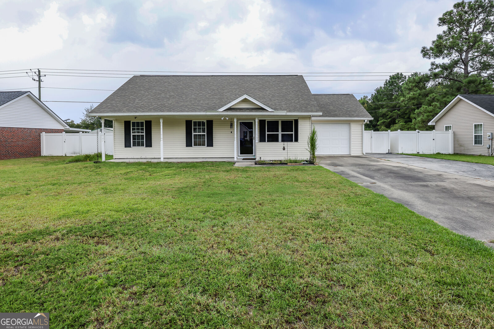 Property Photo: 111 Reese Way GA 31326