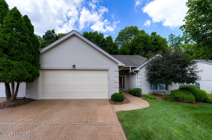 Property Photo: 533 Village Lake Dr KY 40245