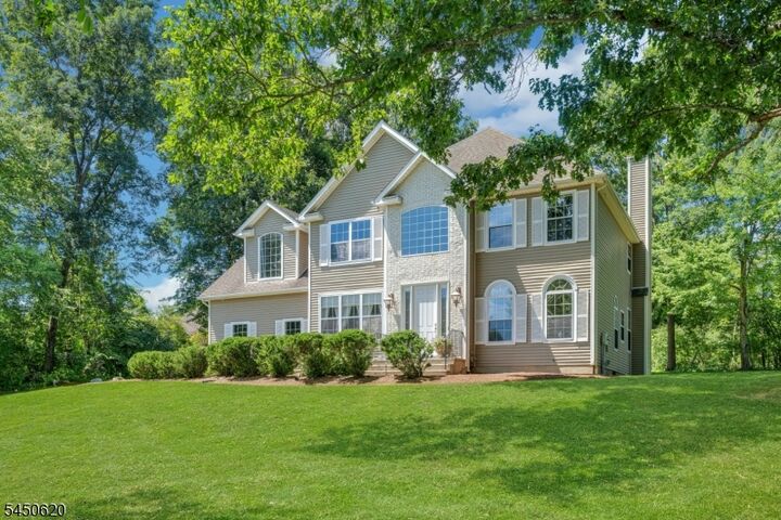 Property Photo:  6 Sabine Ln  NJ 07416 