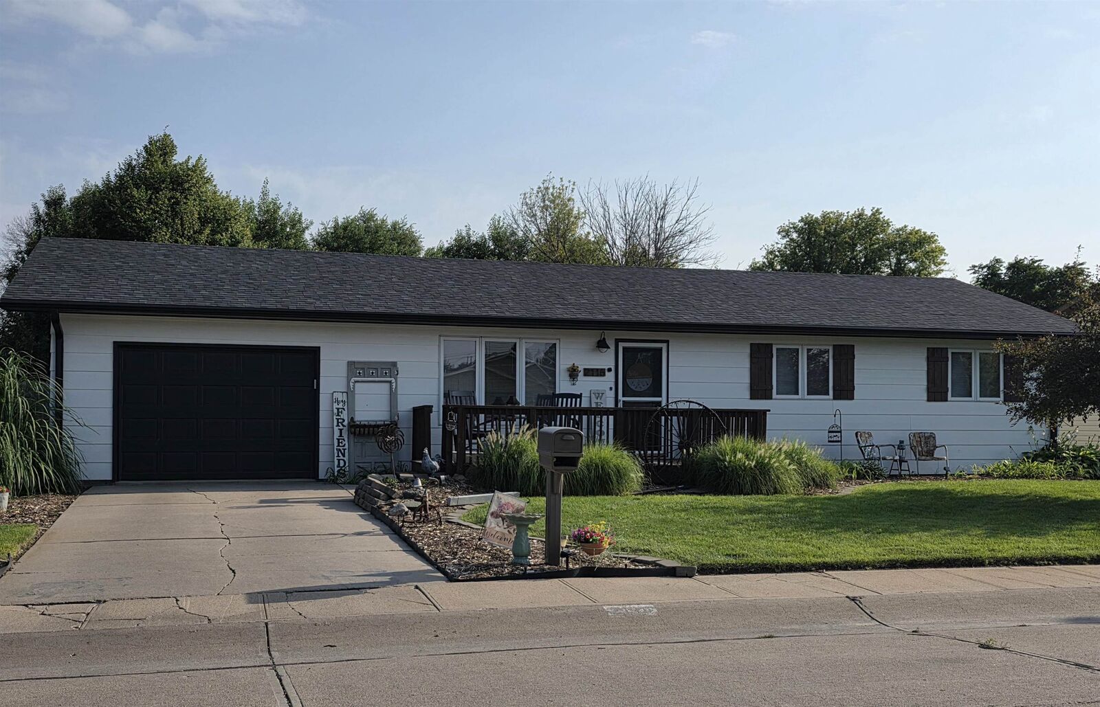 Property Photo: 2116 E D Street NE 69101