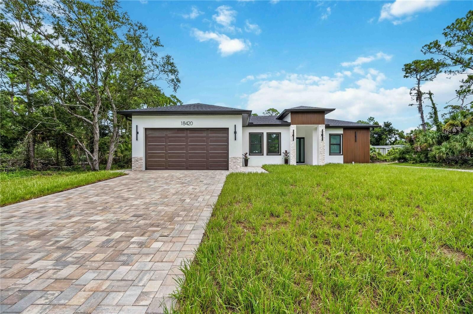 Property Photo: 18420 Jefferson Avenue FL 33954