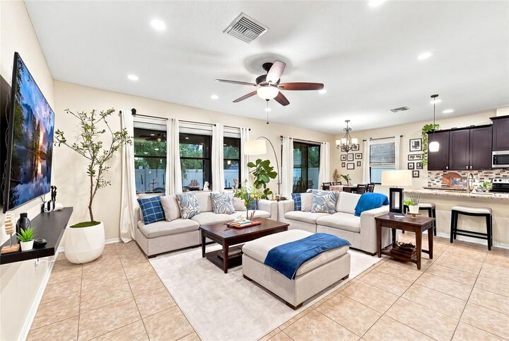 Property Photo: 1008 Oakcrest Drive FL 33510