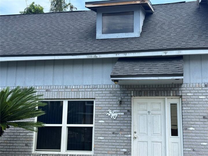 Property Photo:  717 Gasparino Court  FL 33584 