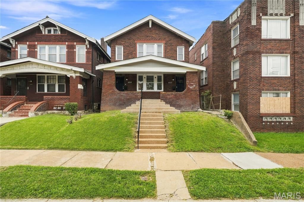 Property Photo:  5006 Queens Avenue  MO 63115 