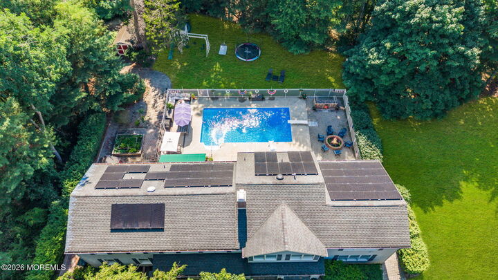 Property Photo:  4 Crestview Court  NJ 07727 