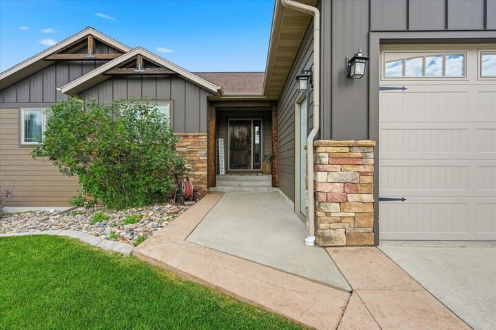 Property Photo:  725 Maple Drive  SD 57783 