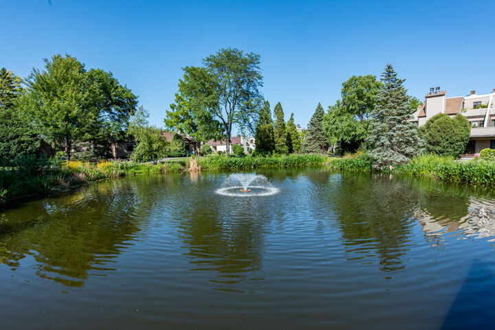 Property Photo:  3310 Berwyn Avenue 222  IL 60064 