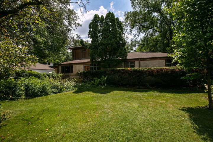 Property Photo: 103 South Parkway IL 60070