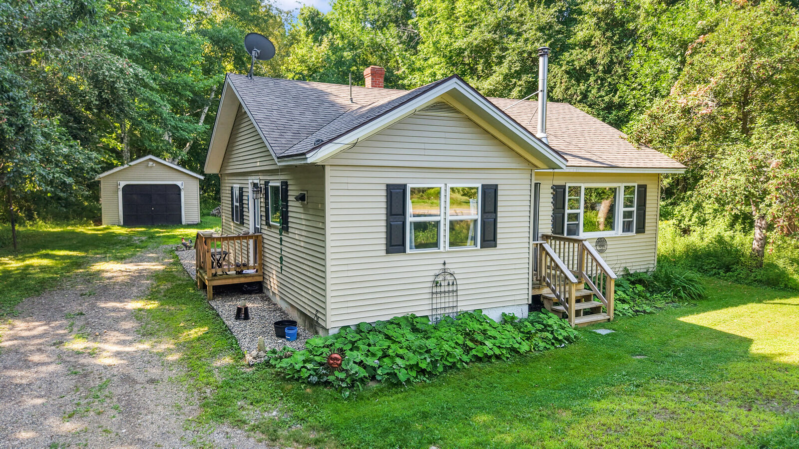 Property Photo:  16 W Main Street  ME 04951 