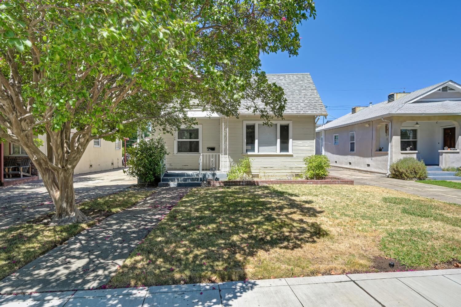Property Photo: 2124 35th Street CA 95817