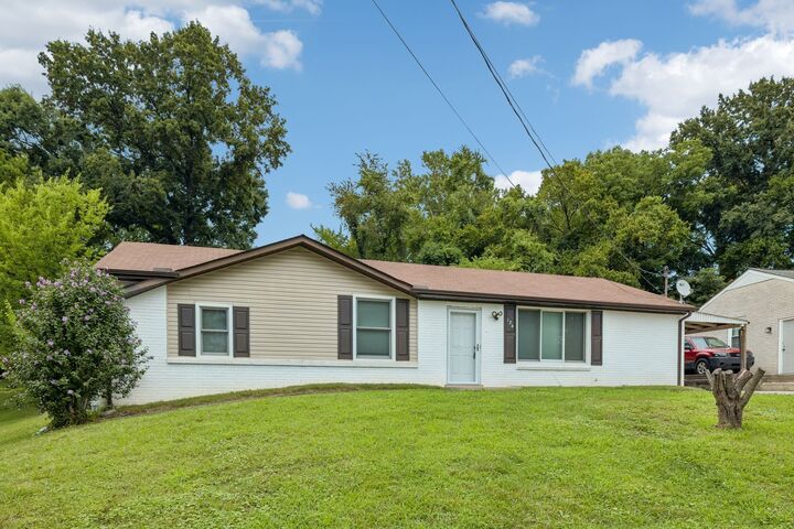 Property Photo: 124 Denise Dr TN 37013