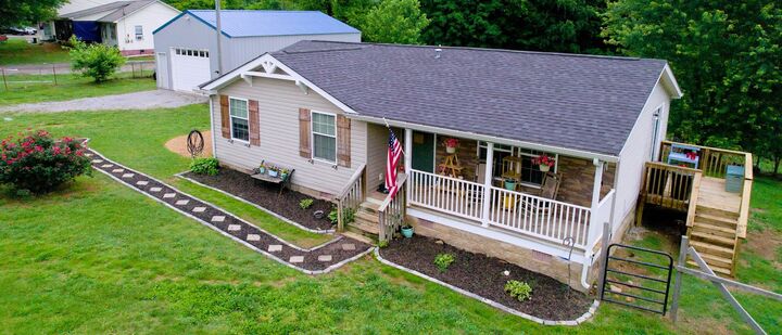 Property Photo:  133 Cleveland Rd  TN 37183 