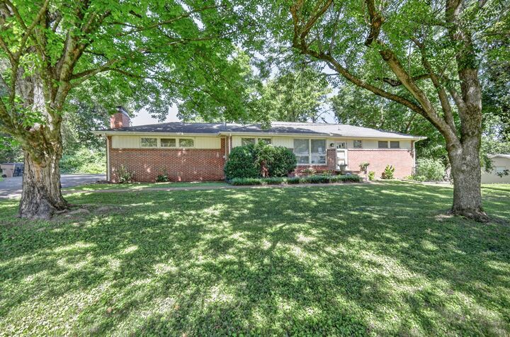 Property Photo:  1213 Shiloh Dr  TN 37205 
