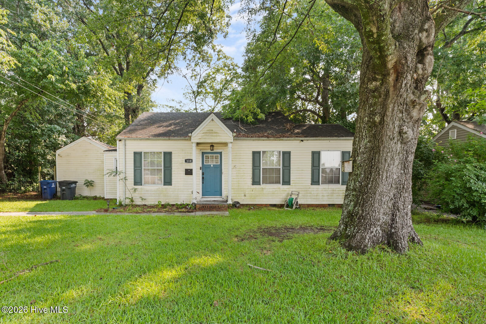 Property Photo:  110 Queens Road  NC 28540 
