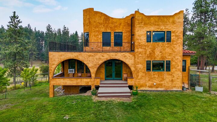 Property Photo:  815 2nd Avenue S  MT 59845 