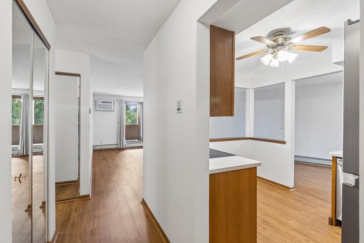 Property Photo:  1034 Cleveland Avenue S 105  MN 55116 