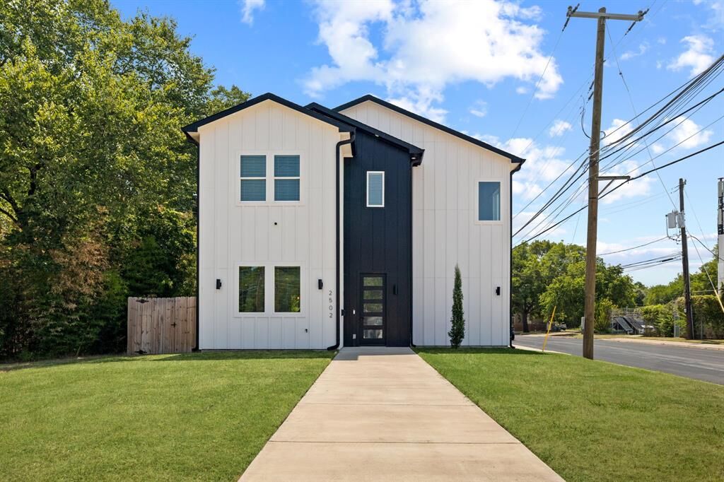 Property Photo: 2502 Elsie Faye Heggins Street TX 75215
